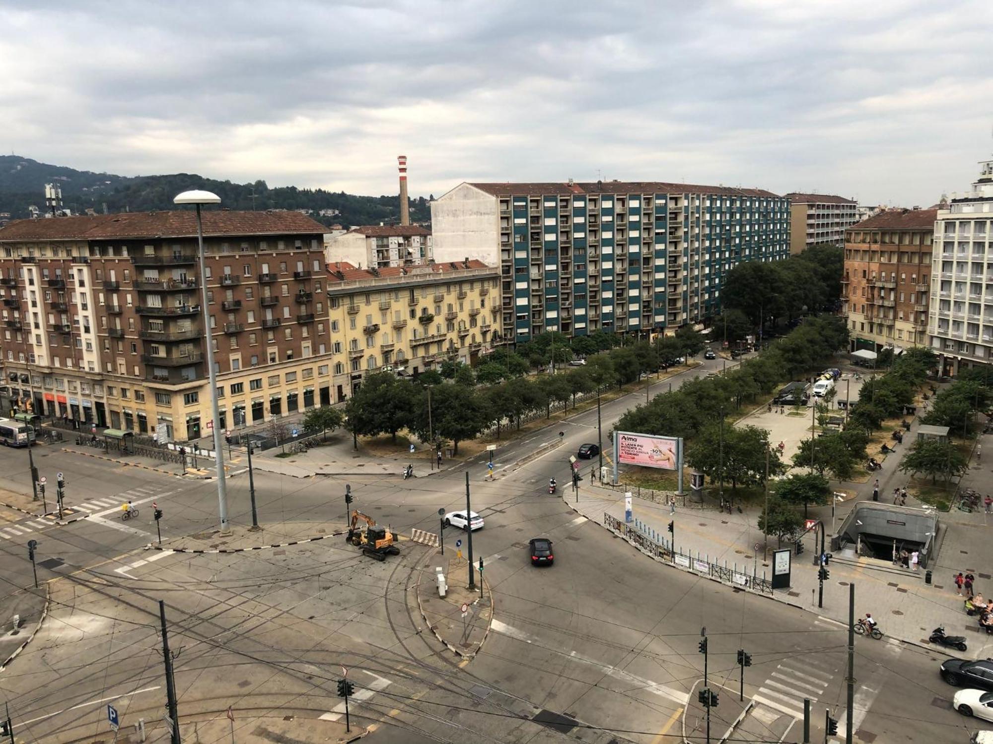 Appartement Metro Molinette Panoramico Con 6 Posti Letto à Turin Extérieur photo