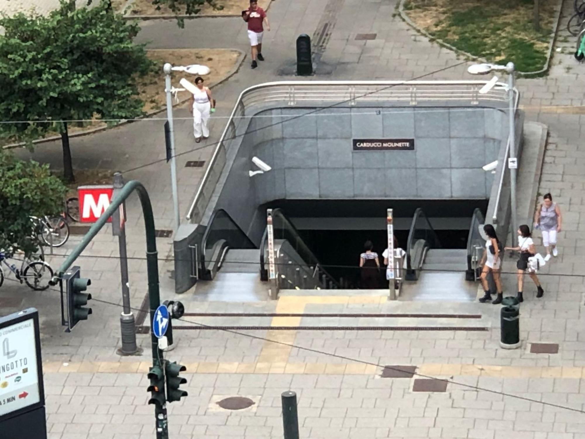 Appartement Metro Molinette Panoramico Con 6 Posti Letto à Turin Extérieur photo